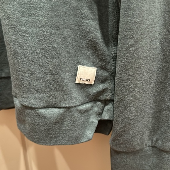 Vuori Halo Essential Hoodie size small - Picture 3 of 5